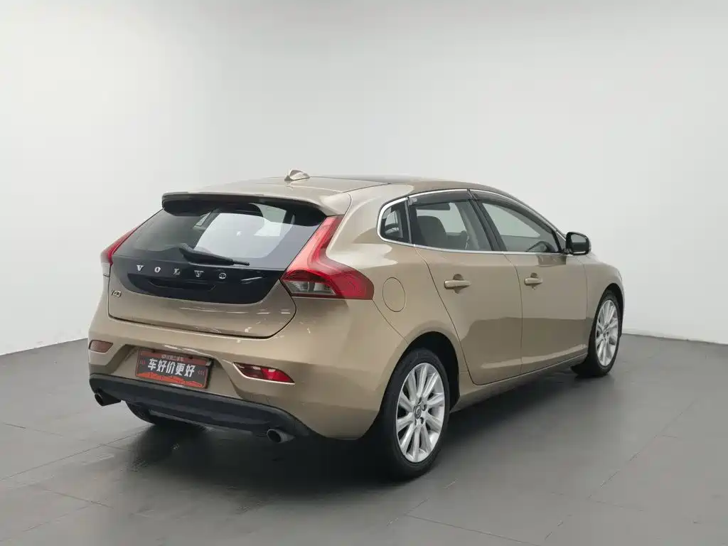 Volvo V40 — миниатюра 2
