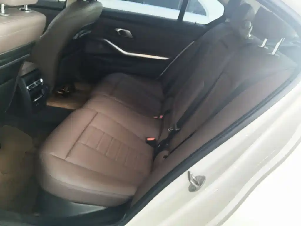BMW 3 Series — миниатюра 17