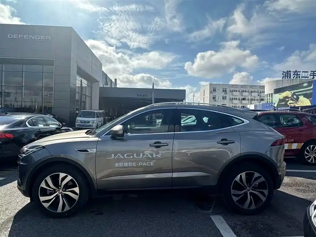 JAGUAR E PACE