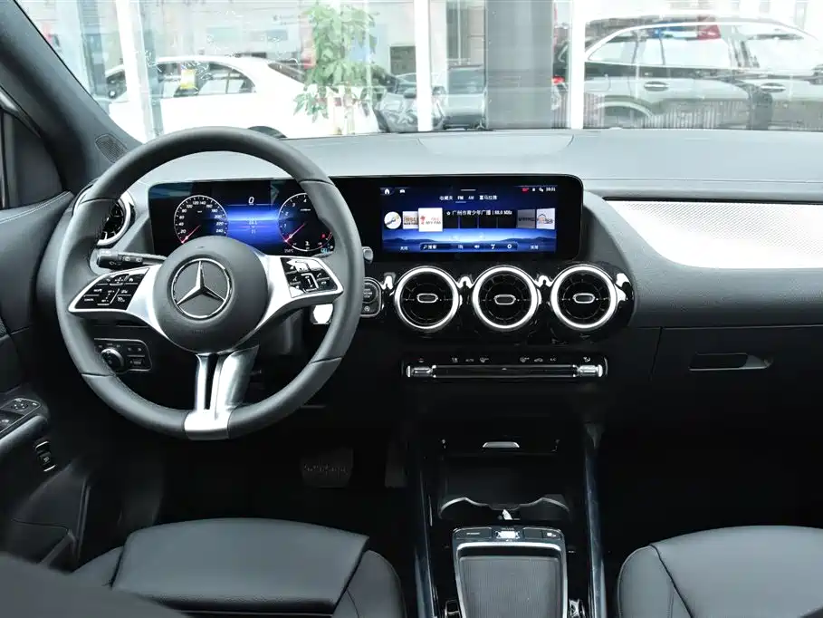 Mercedes-Benz GLA — миниатюра 14