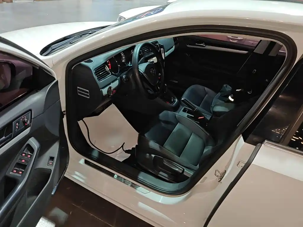 Volkswagen Sagitar — миниатюра 12