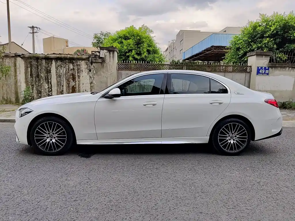 Mercedes-Benz C-Class — миниатюра 3