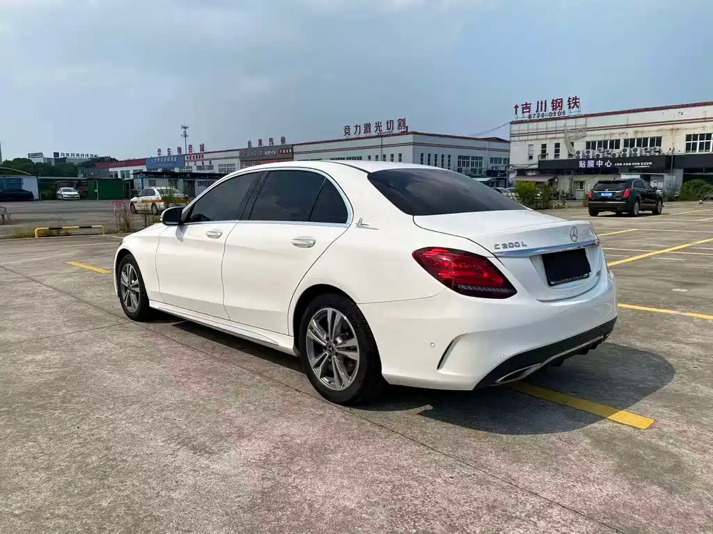 Mercedes-Benz C-Class — миниатюра 10