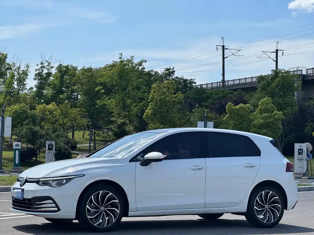 Volkswagen Golf 2023