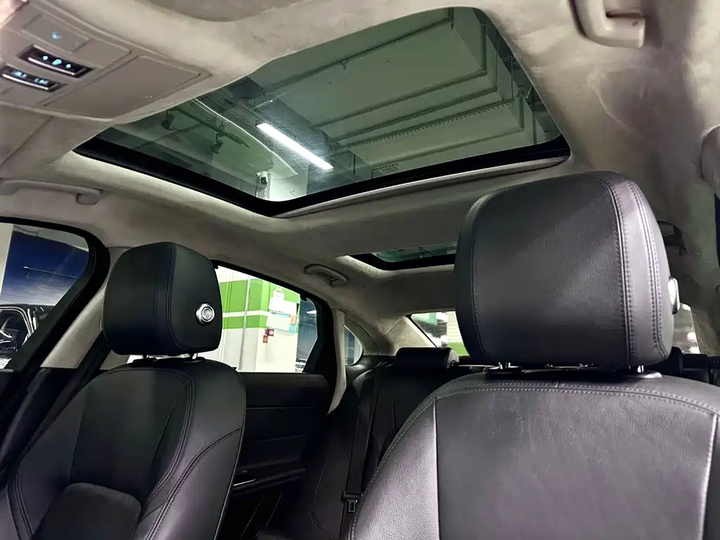 Jaguar XFL — миниатюра 4