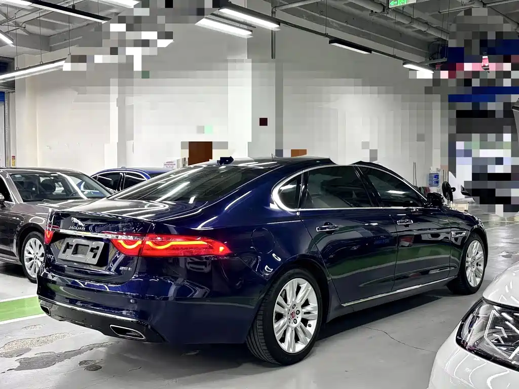Jaguar XFL — миниатюра 7