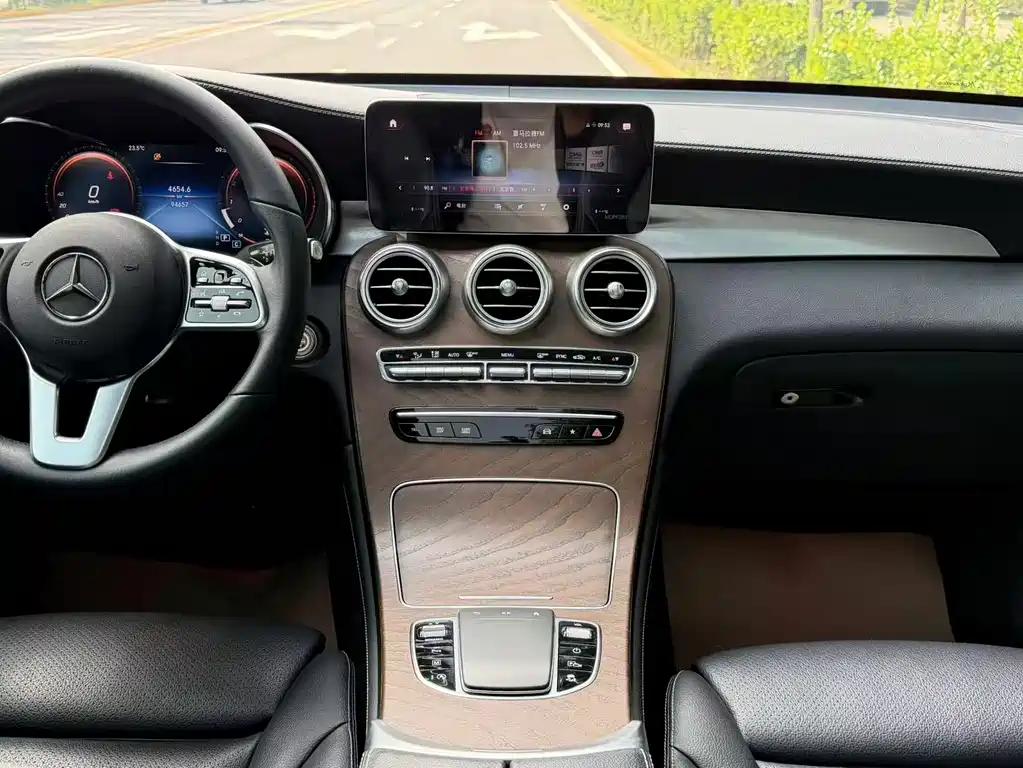 Mercedes-Benz GLC — миниатюра 11