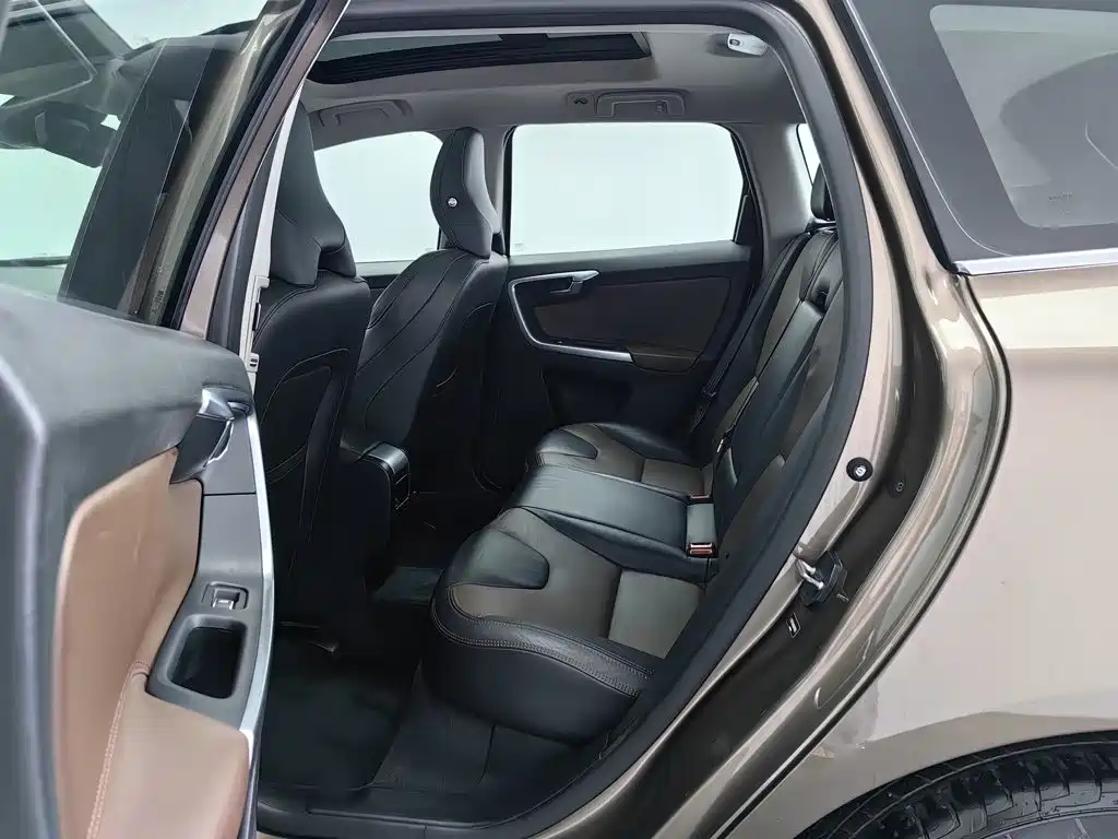 Volvo XC60 — миниатюра 15