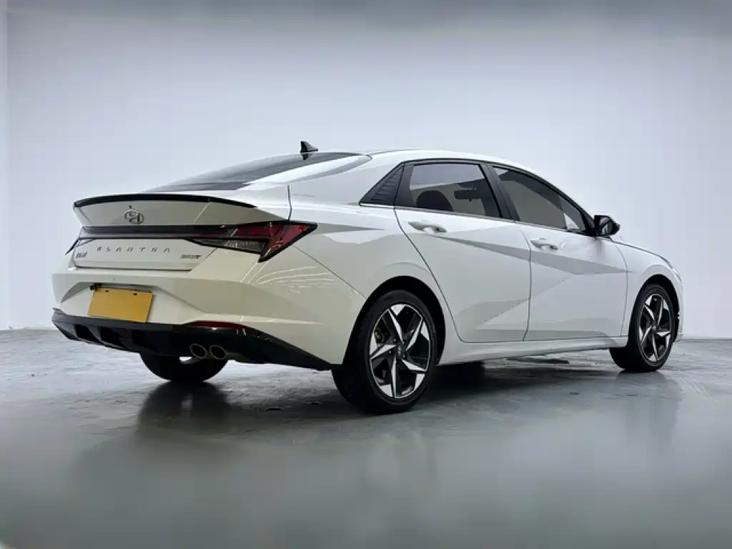 Hyundai Elantra — миниатюра 6