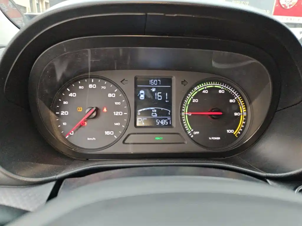 Roewe Clever — миниатюра 12