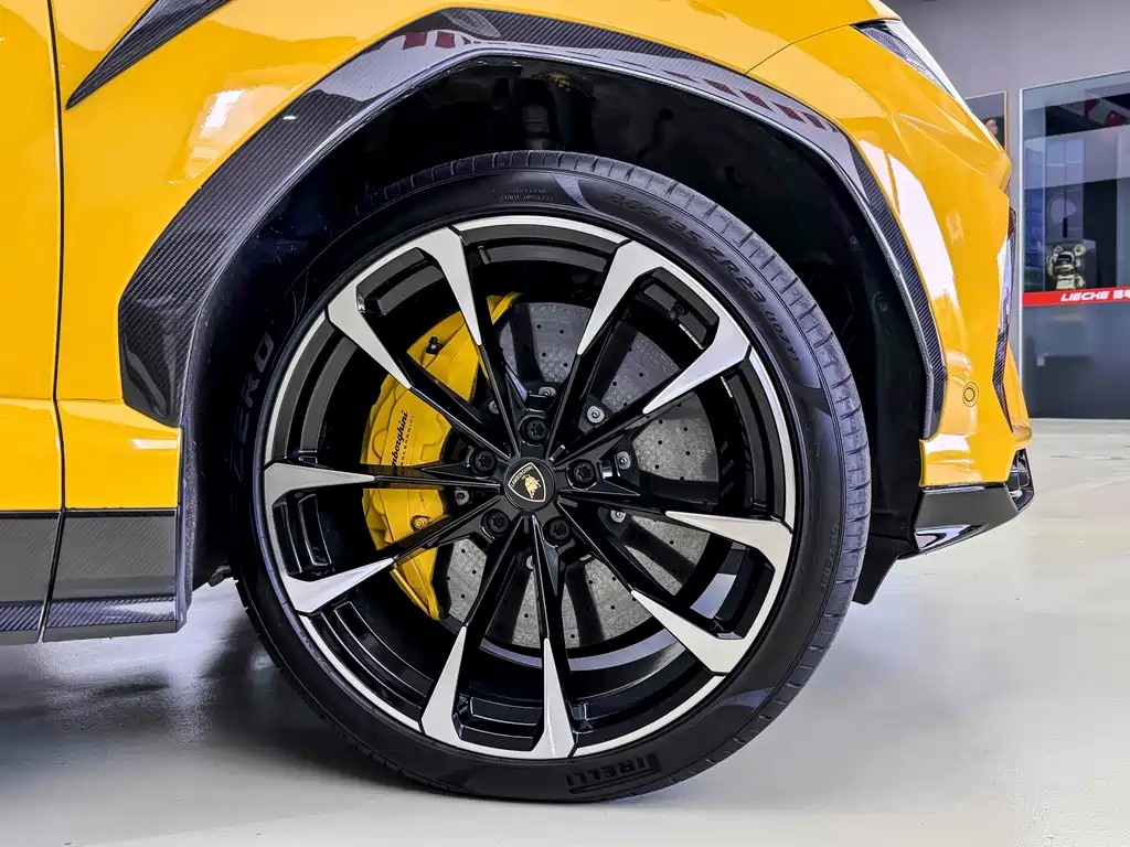 Lamborghini Urus — миниатюра 5