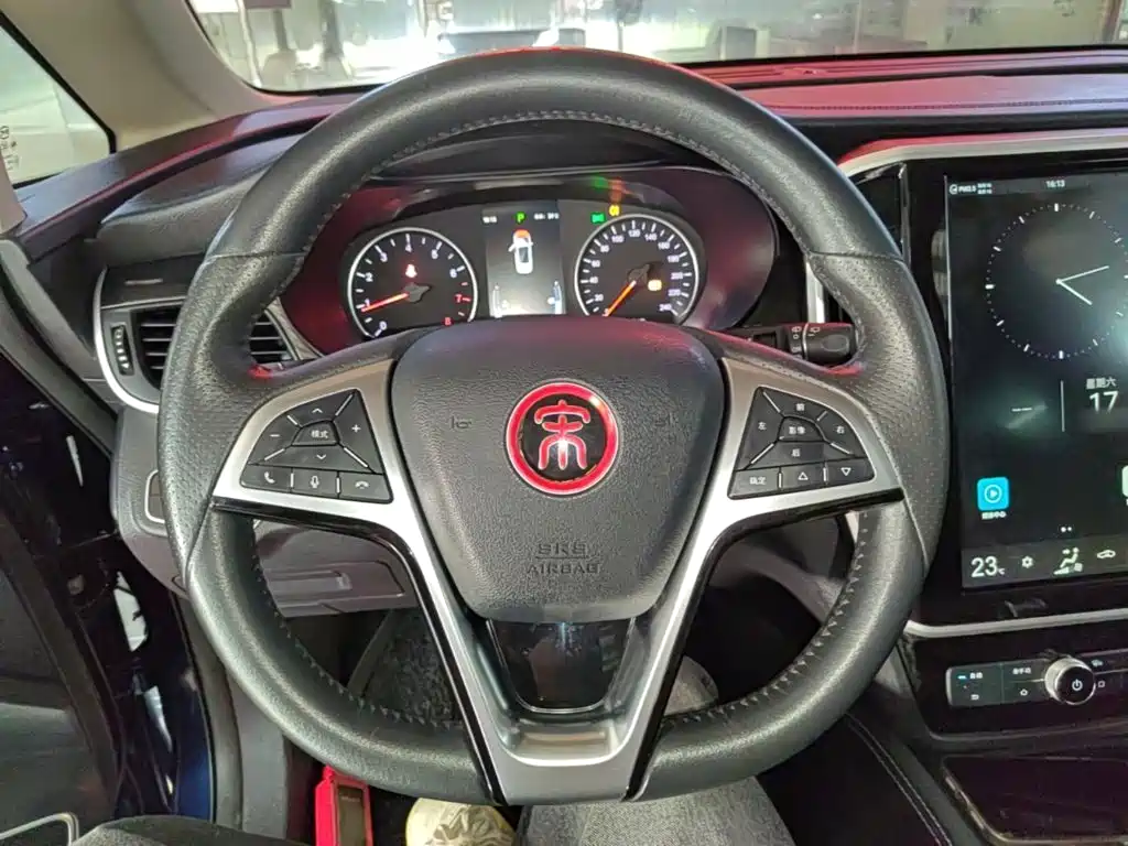 BYD MAX — миниатюра 11
