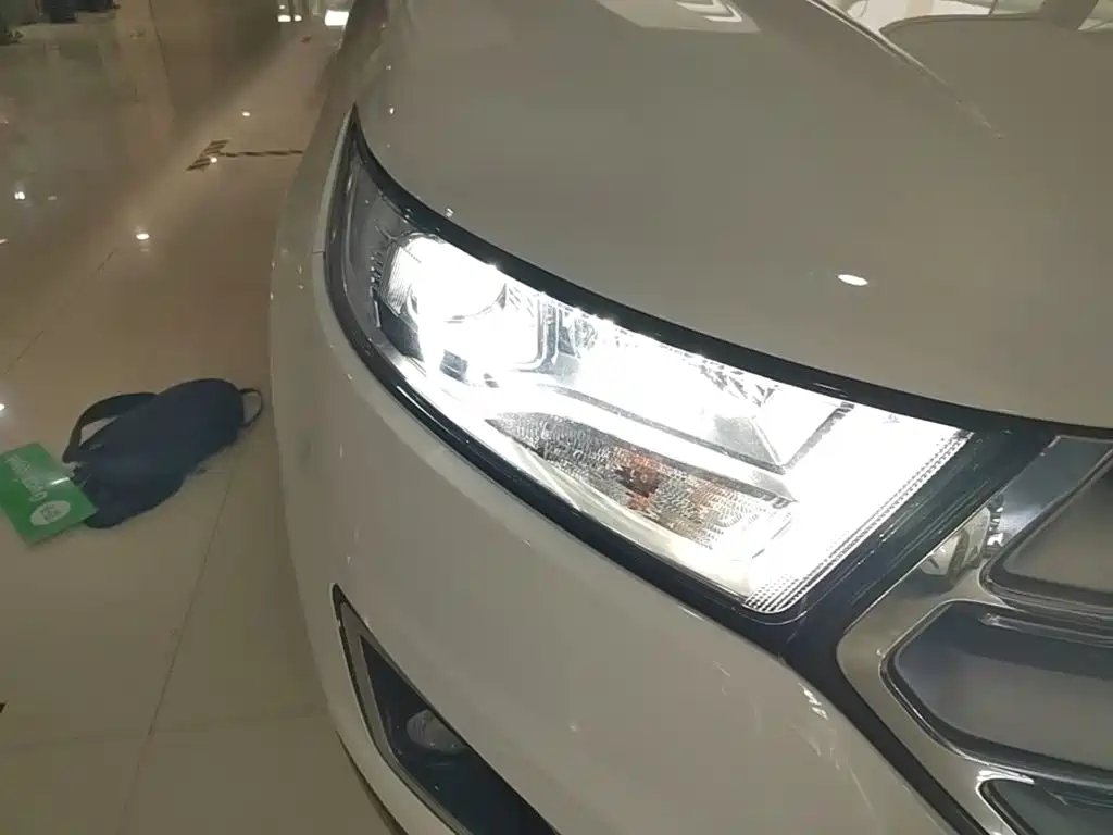 Ford Edge — миниатюра 11