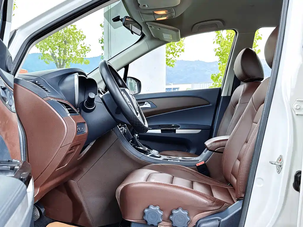 Haima Familia MPV — миниатюра 4