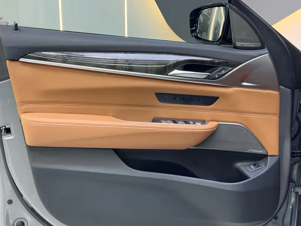 BMW 6 Series GT — миниатюра 12