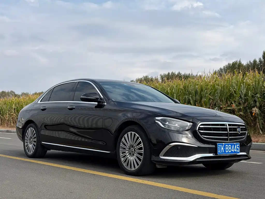 Mercedes-Benz E-Class — миниатюра 3