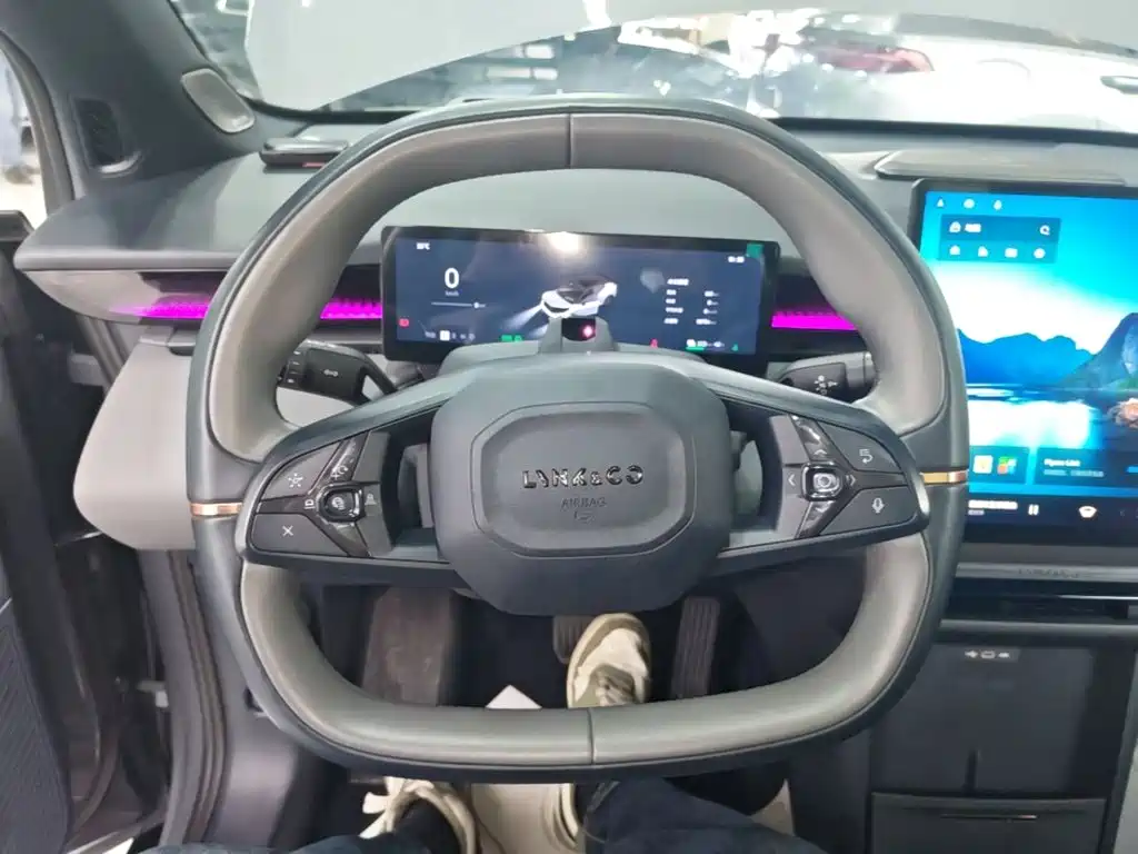 Lynk & Co 20 — миниатюра 11