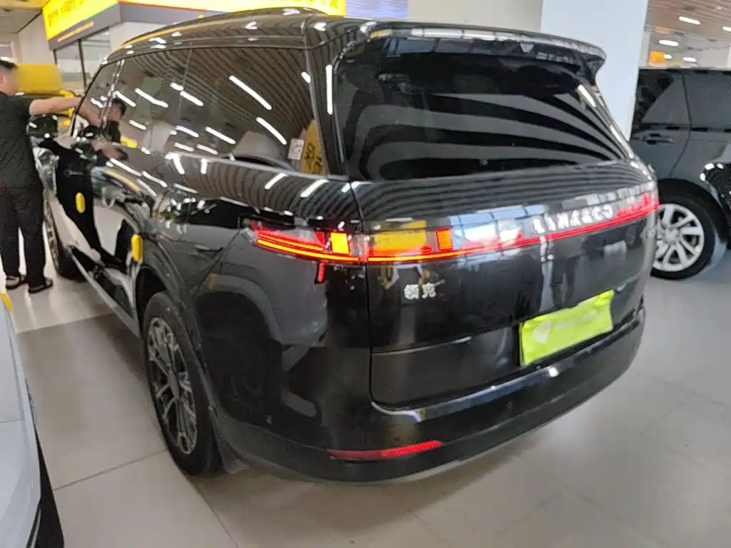 Lynk & Co 900 2025 1.5T Ultra 6 мест