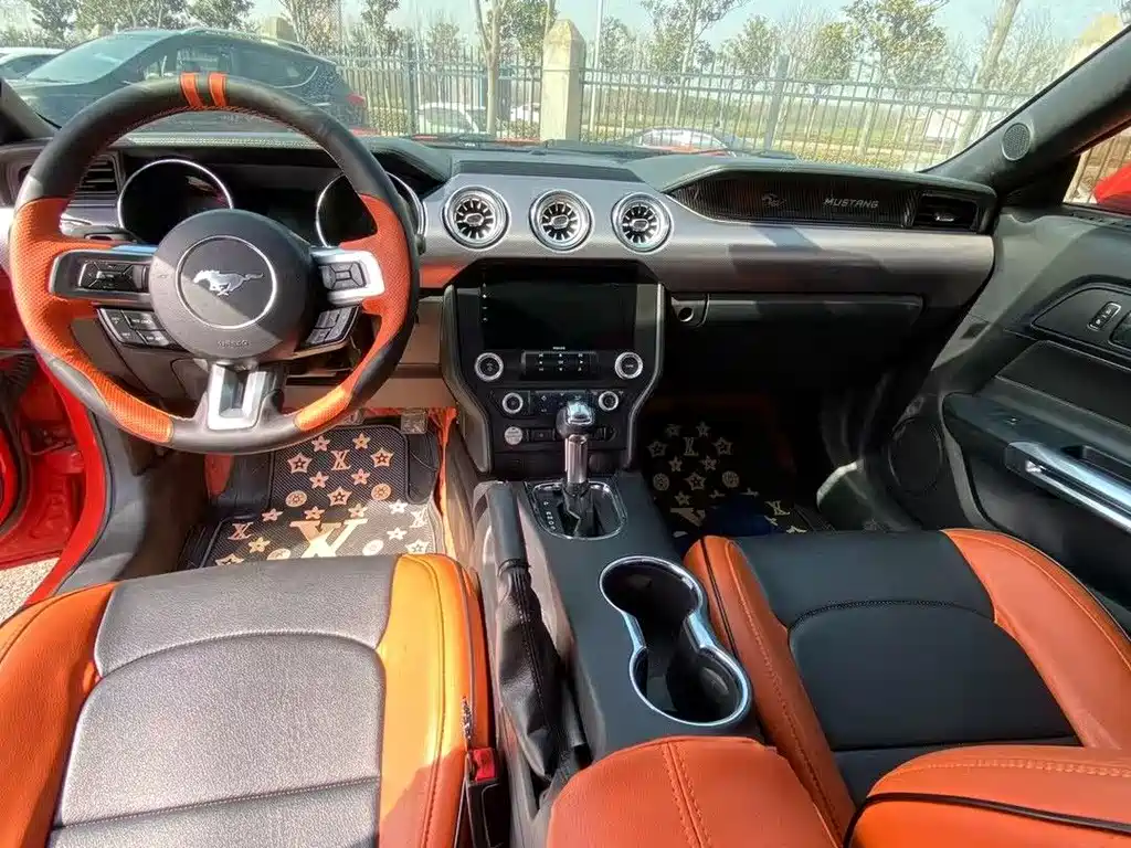 Ford Mustang — миниатюра 6