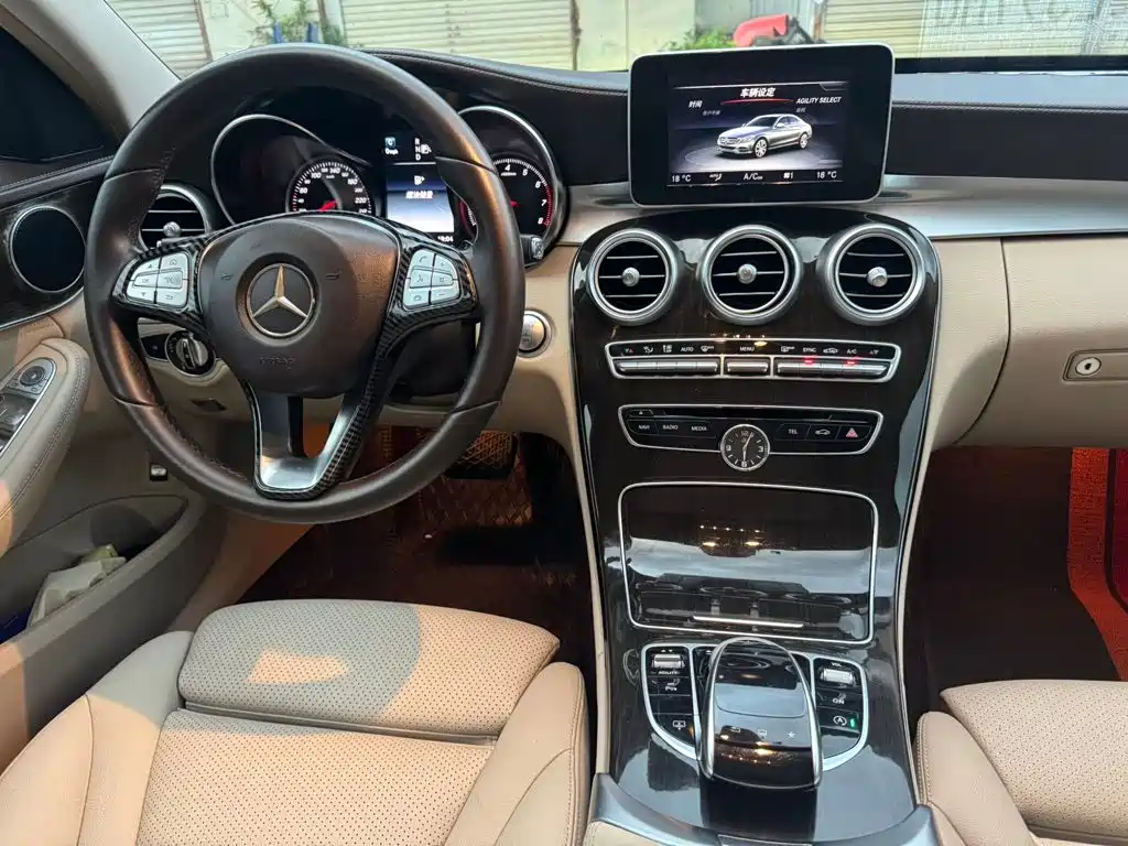 Mercedes-Benz C-Class — миниатюра 13
