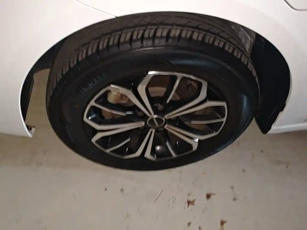 Roewe i6 MAX New Energy — миниатюра 23