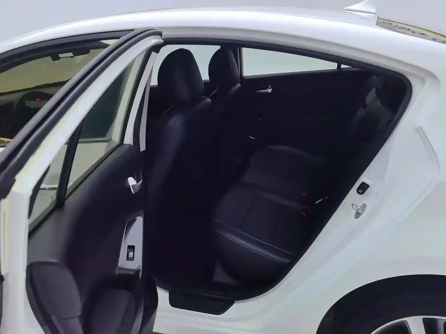 Kia K3 — миниатюра 11