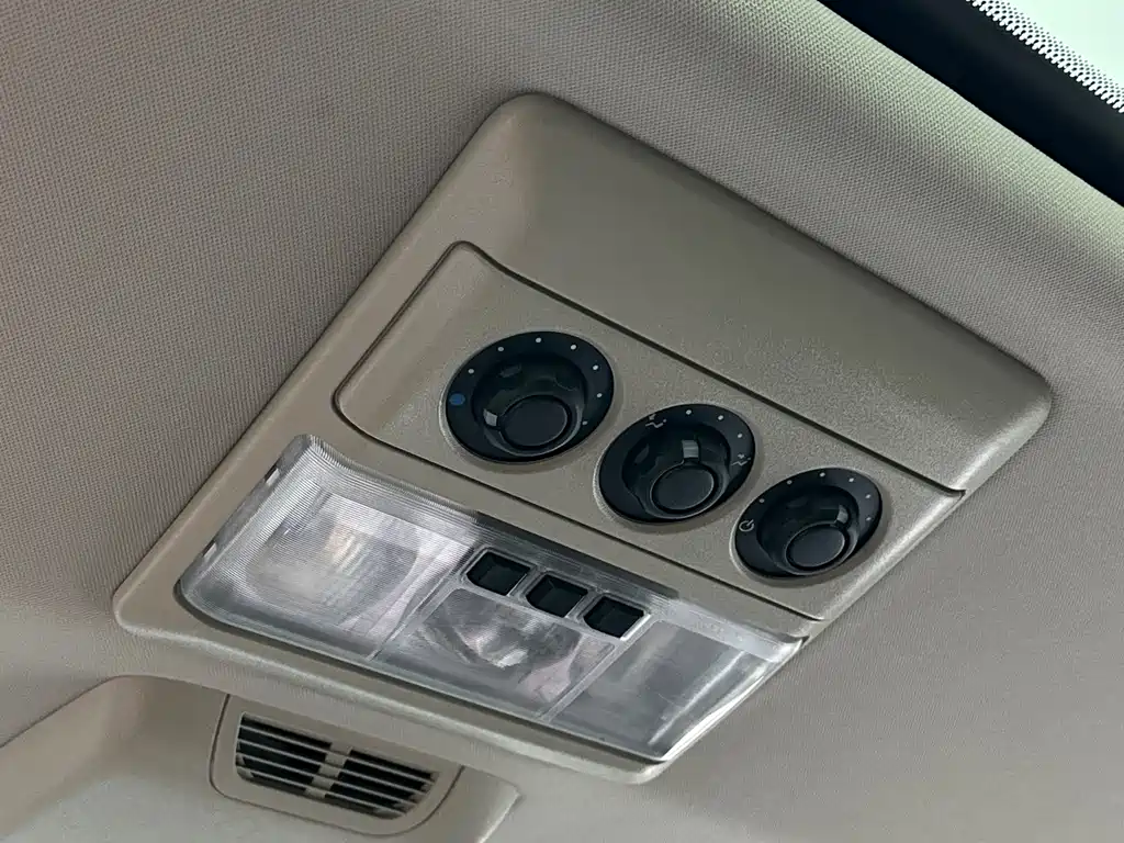 Land Rover Discovery — миниатюра 25