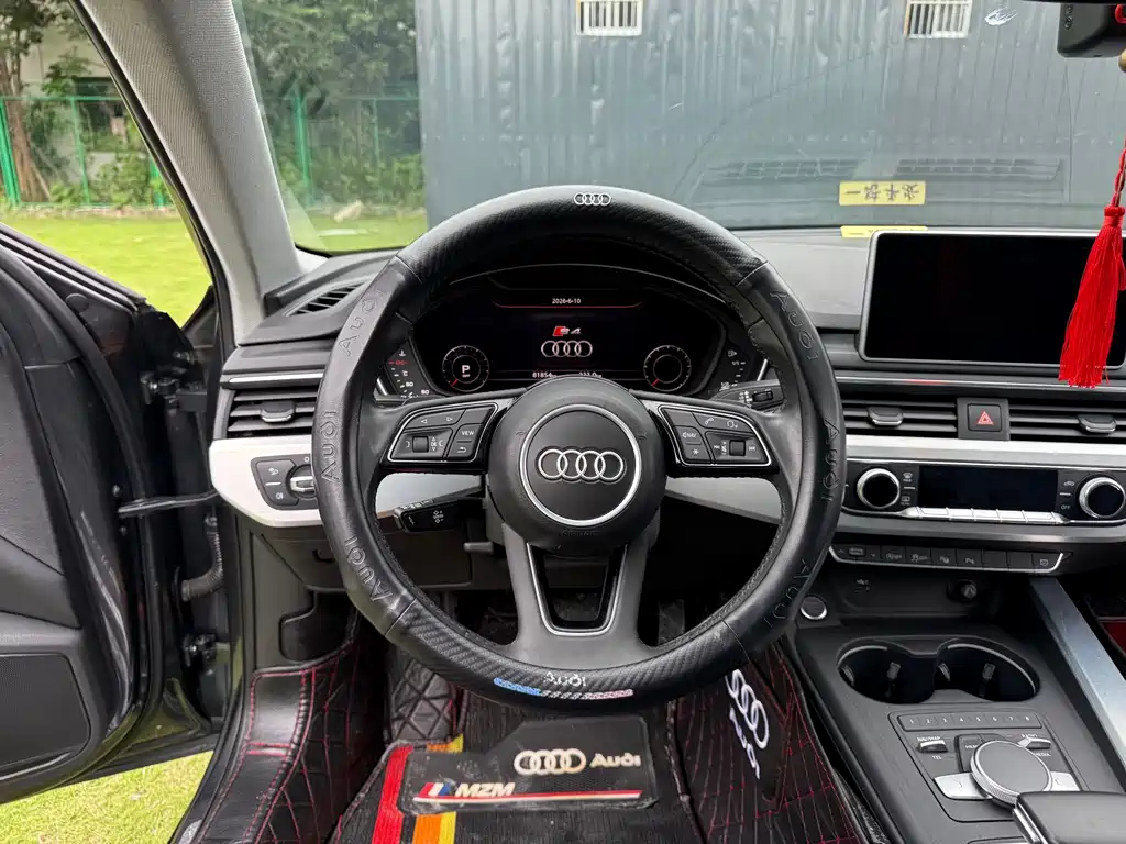 Audi A4L 2019 40 TFSI Fashion V