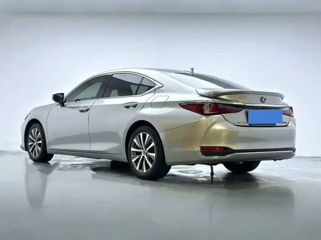 Lexus ES — миниатюра 4