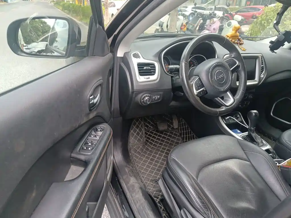 Jeep Compass — миниатюра 12