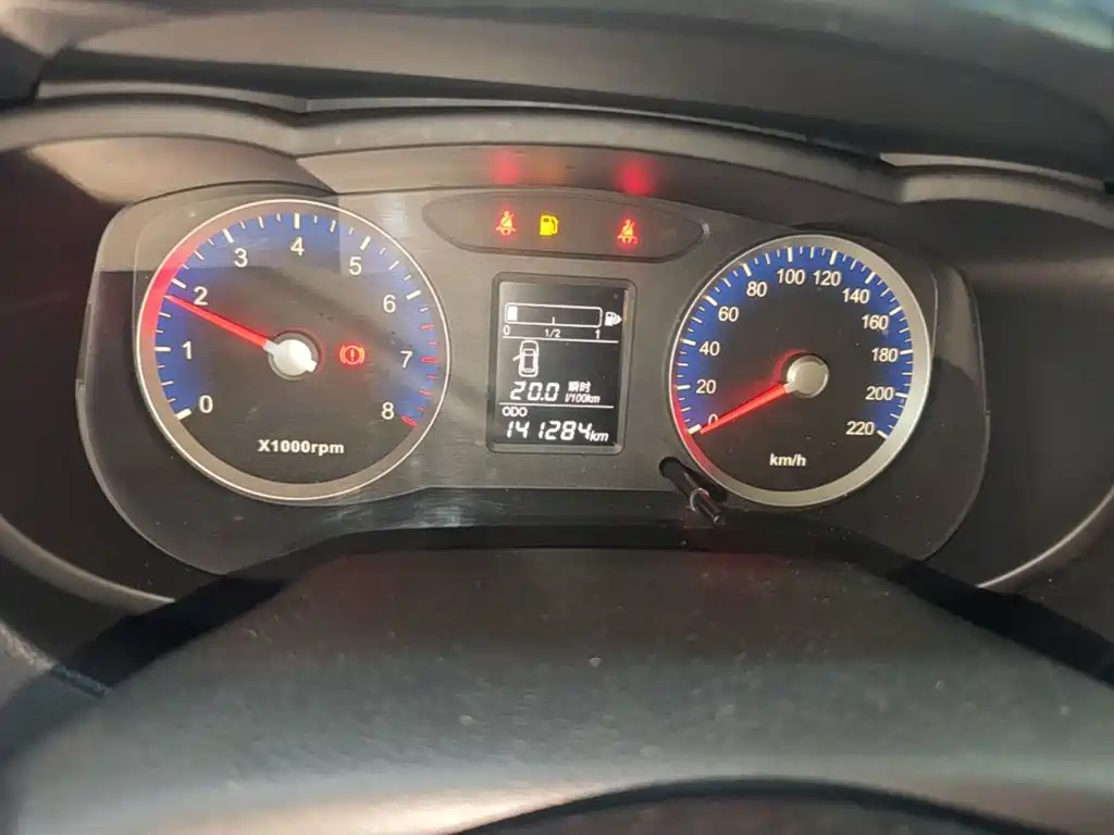 Venucia R50X — миниатюра 12