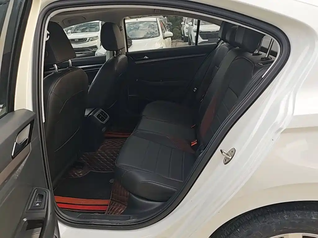 Volkswagen Bora — миниатюра 17