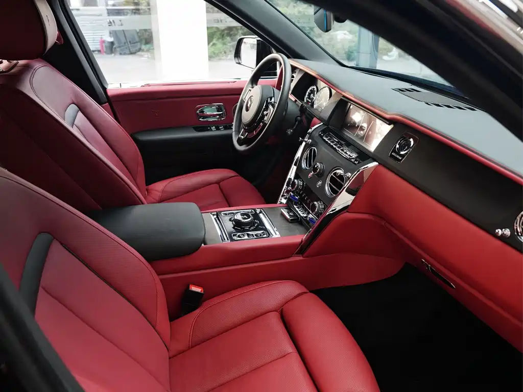 Rolls-Royce Cullinan — миниатюра 9