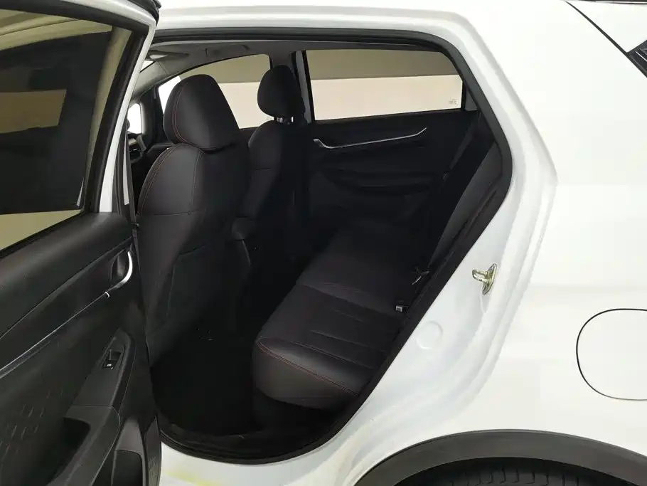 Geely Vision X3 — миниатюра 11