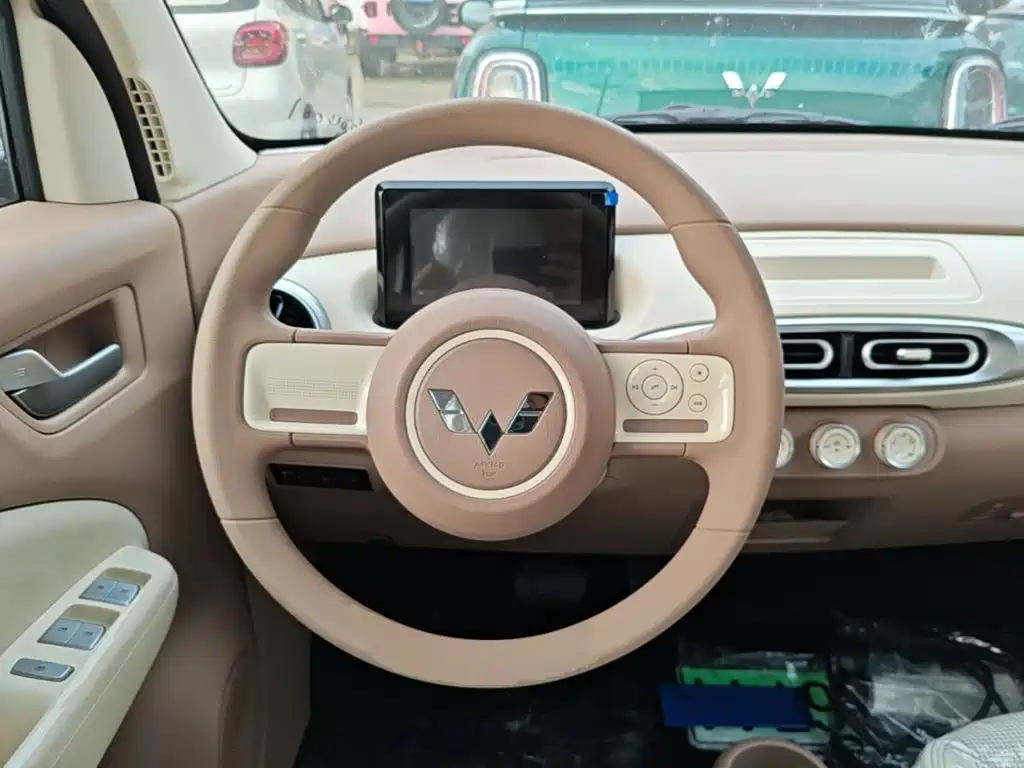 Wuling MINIEV — миниатюра 11
