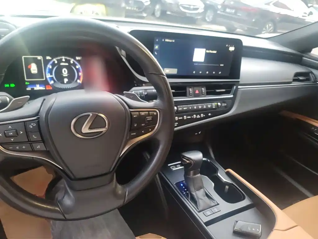 Lexus ES — миниатюра 10