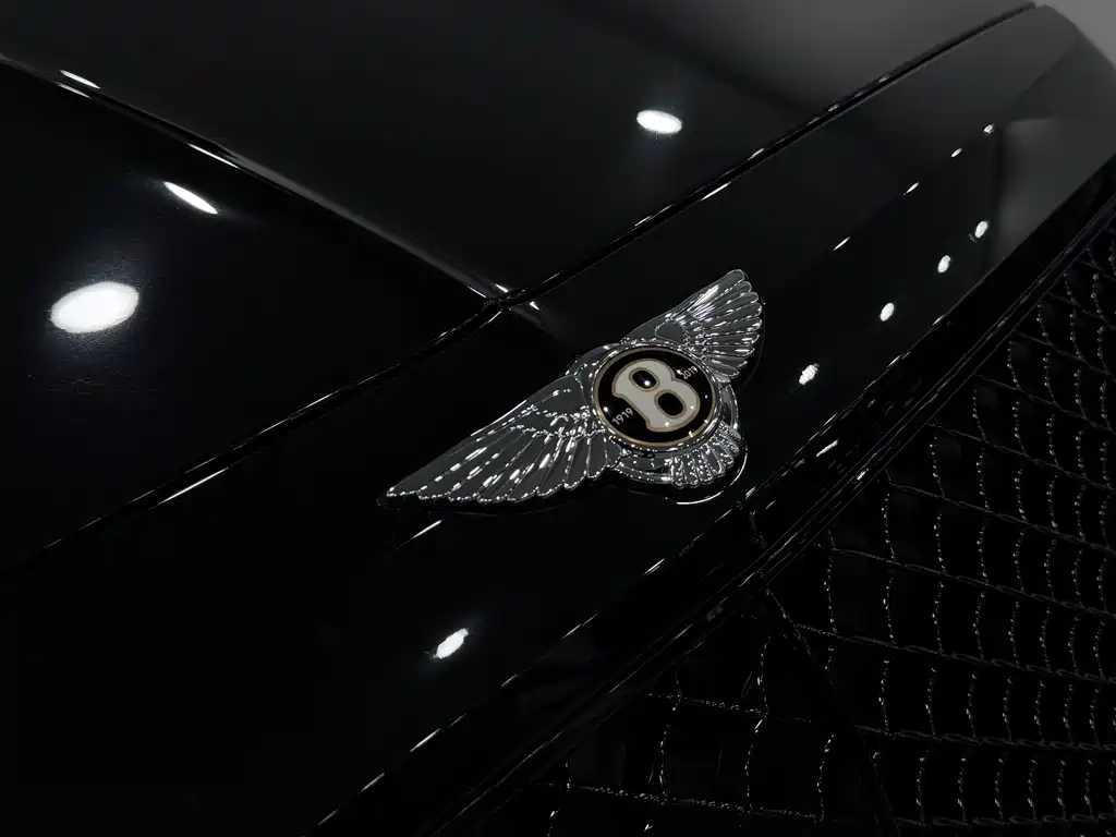 Bentley Bentayga PHEV — миниатюра 6