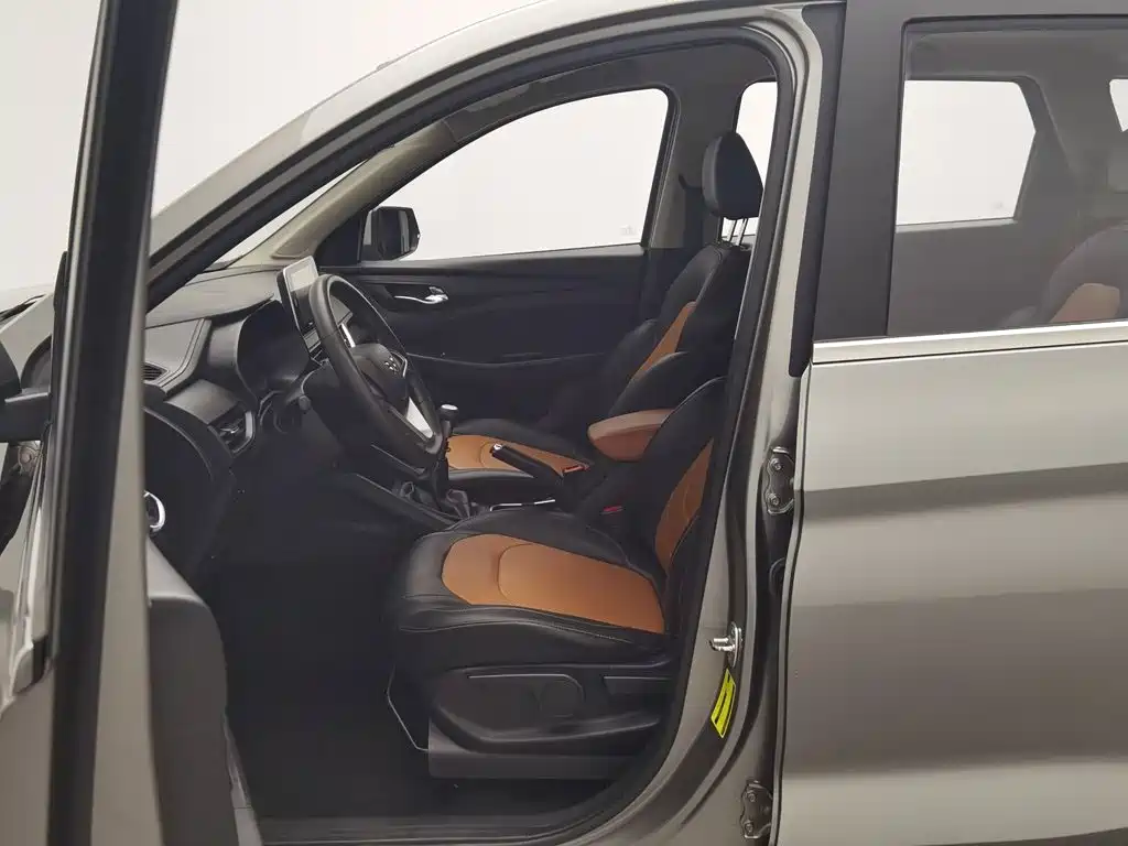 Wuling Hongguang S3 — миниатюра 10