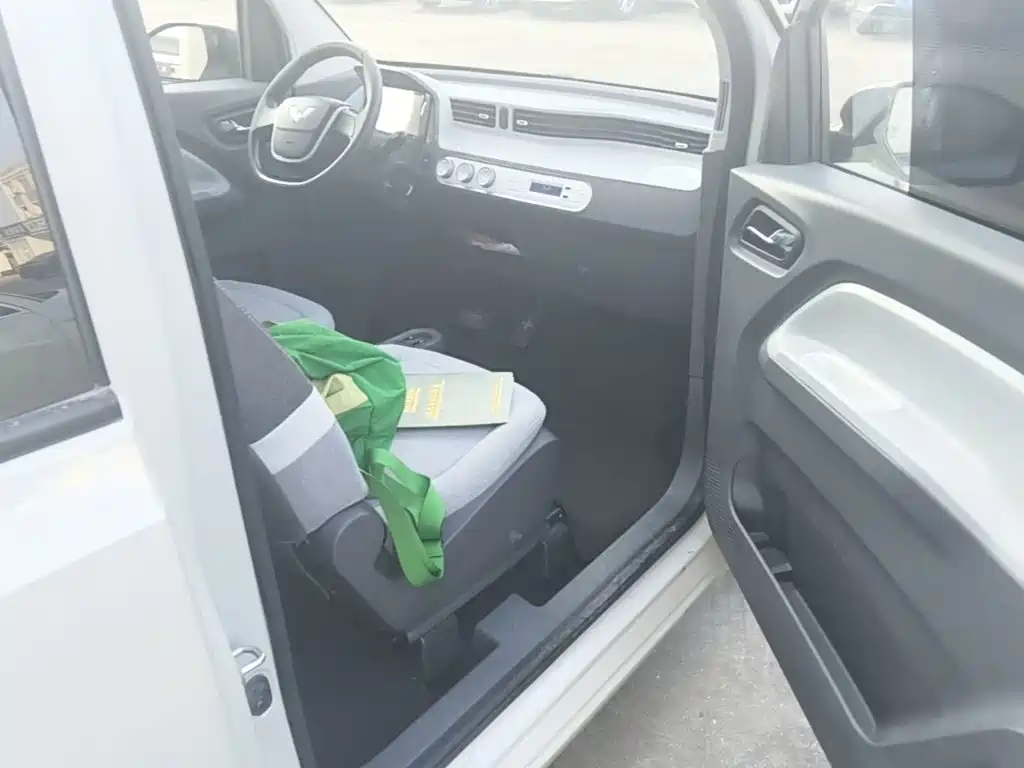 Wuling MINIEV — миниатюра 9