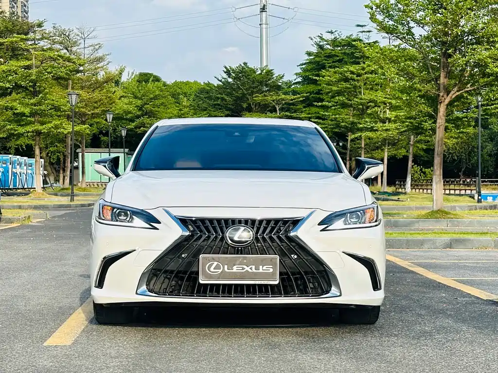 Lexus ES — миниатюра 2