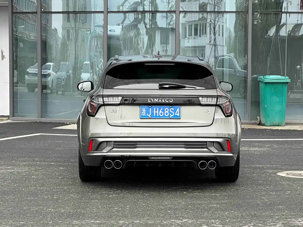 Lynk & Co 02 Hatchback - фото 11