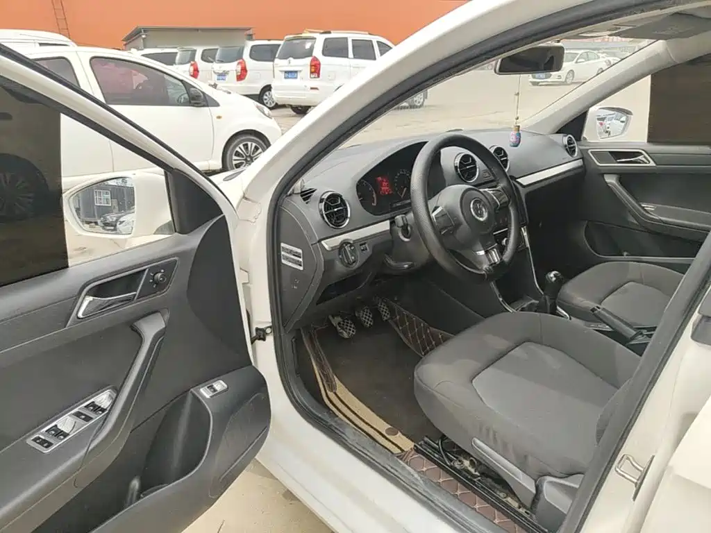 Volkswagen Jetta — миниатюра 16