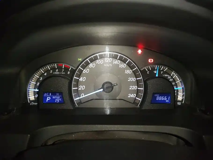 Toyota Camry — миниатюра 12