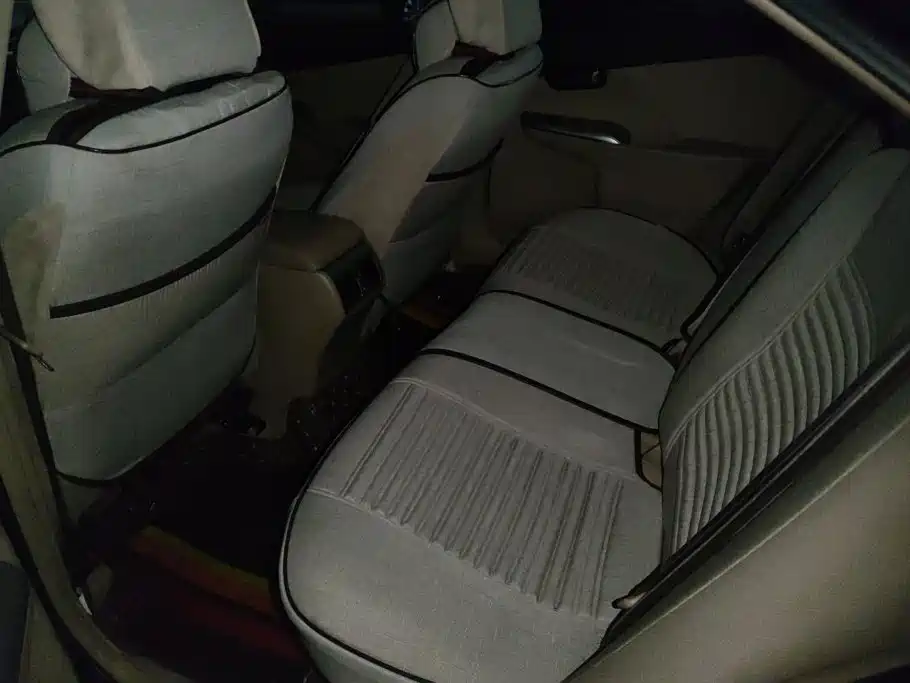 Toyota Camry — миниатюра 9