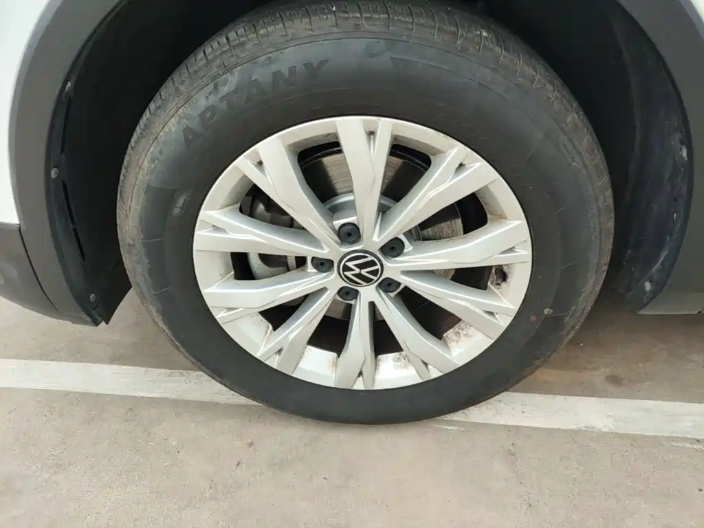 Volkswagen Tiguan L — миниатюра 23