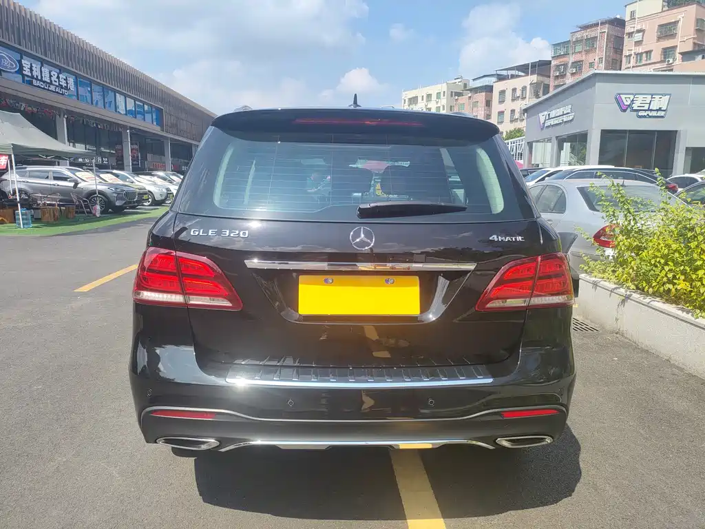 Mercedes-Benz GLE (Import) — миниатюра 7