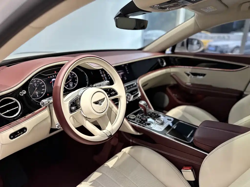 Bentley Flying Spur 2024 V8 Edition 8