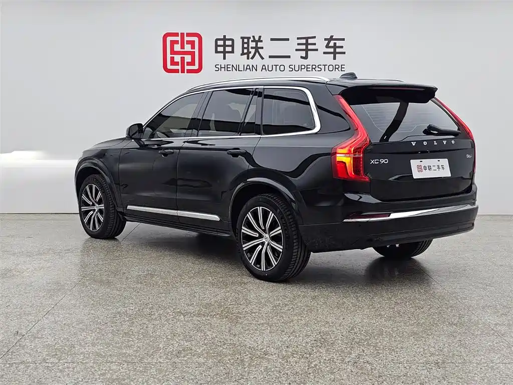 Volvo XC90 2025 B6 Luxury 7 мест