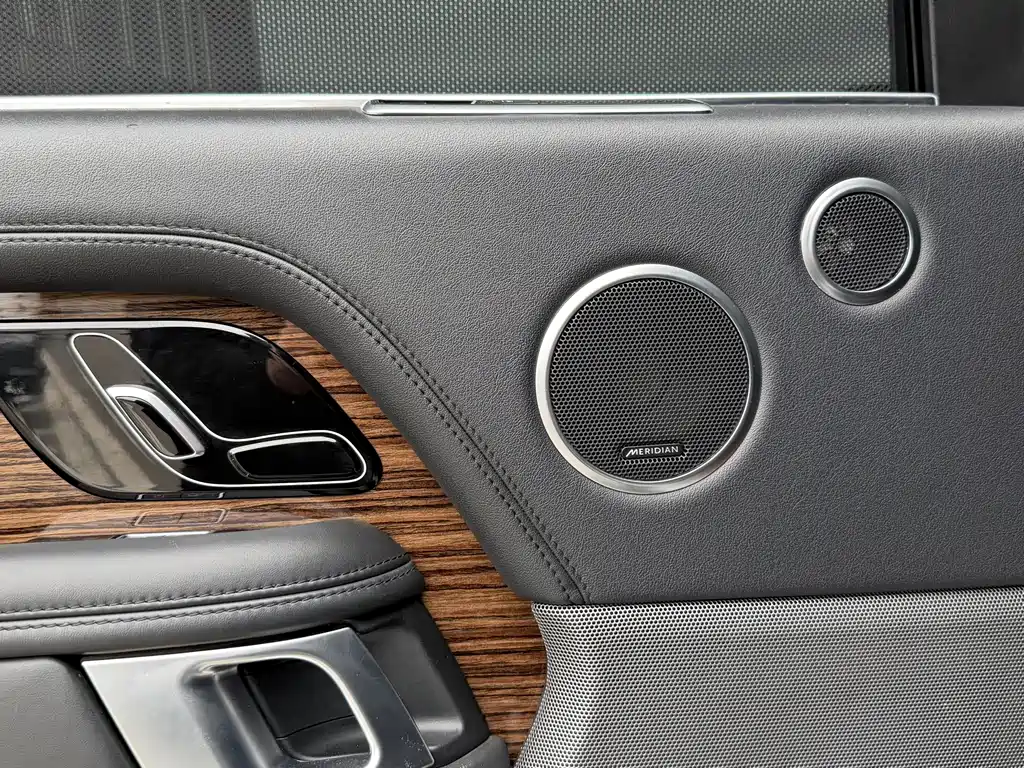 Land Rover Range Rover — миниатюра 15