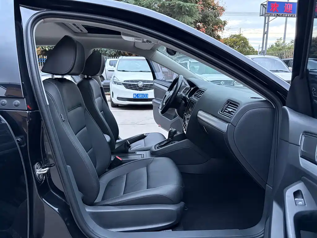 Volkswagen Sagitar — миниатюра 6